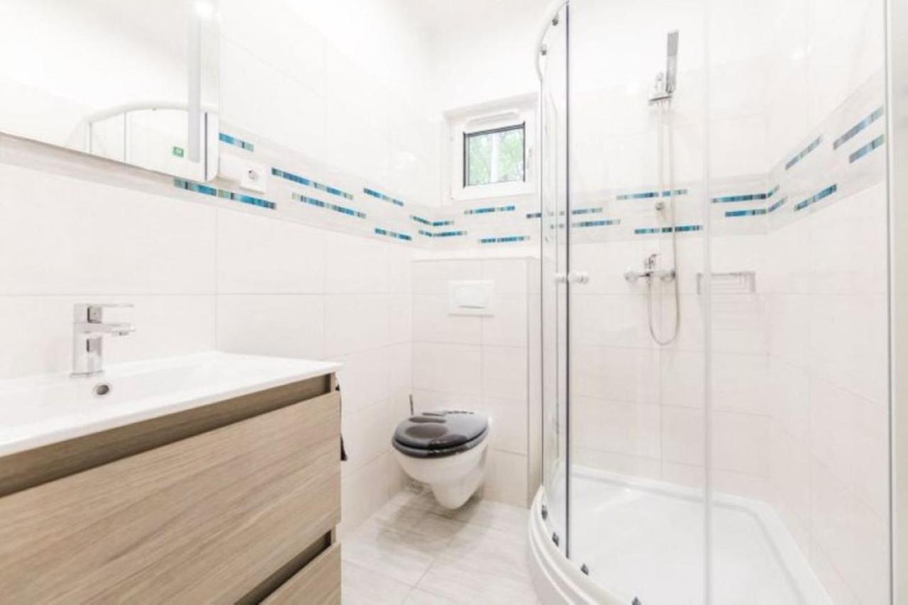 Balatonalmádi Bowery Guest Houses - Arnyas Vendeghazak מראה חיצוני תמונה