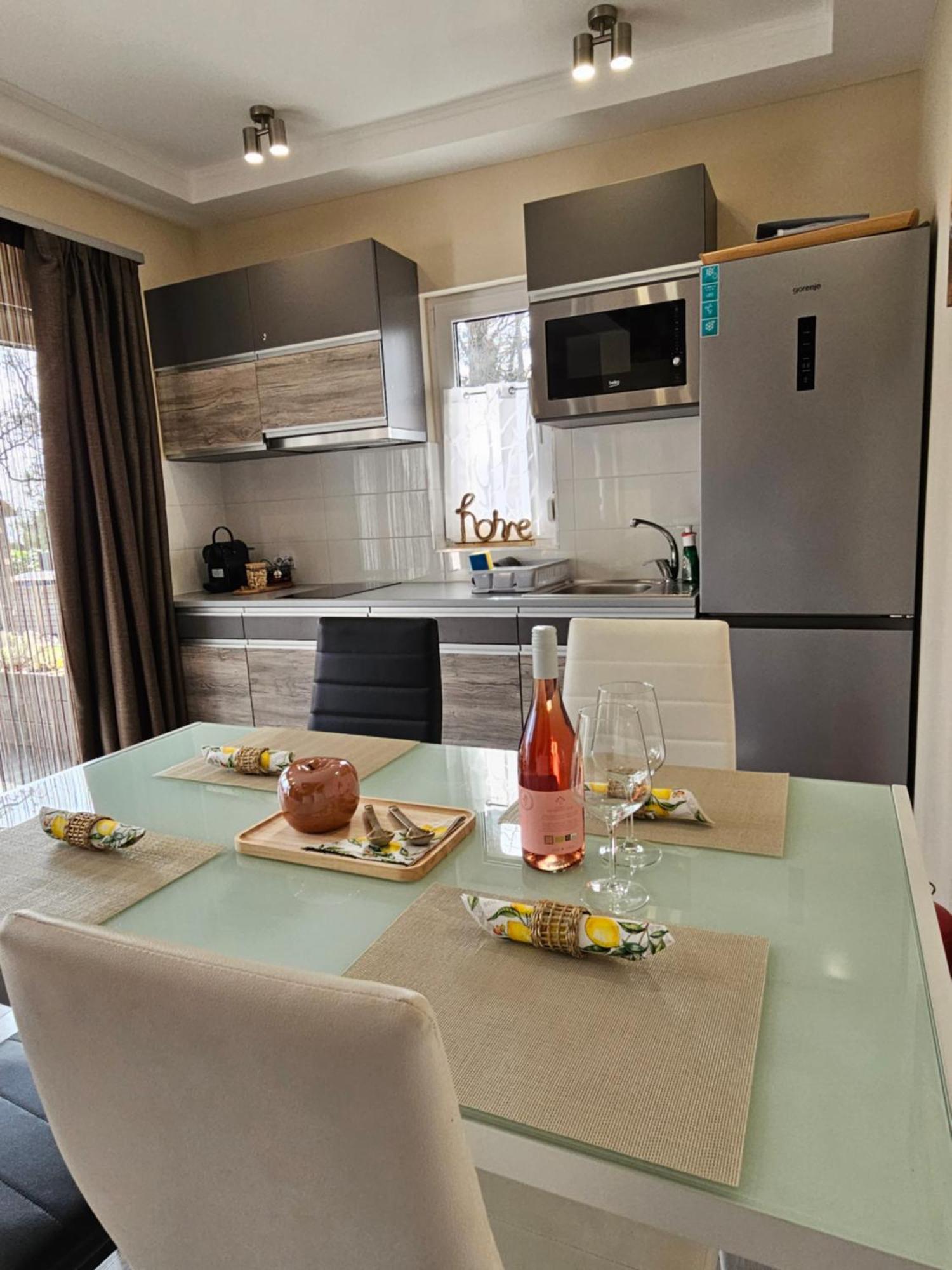 Balatonalmádi Bowery Guest Houses - Arnyas Vendeghazak מראה חיצוני תמונה