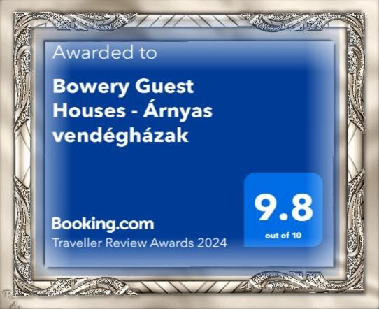 Balatonalmádi Bowery Guest Houses - Arnyas Vendeghazak מראה חיצוני תמונה